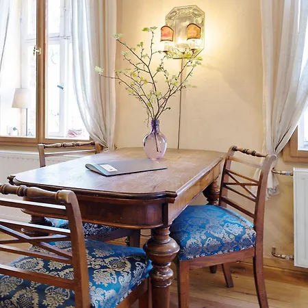 Apartment Am Roten Schloss *